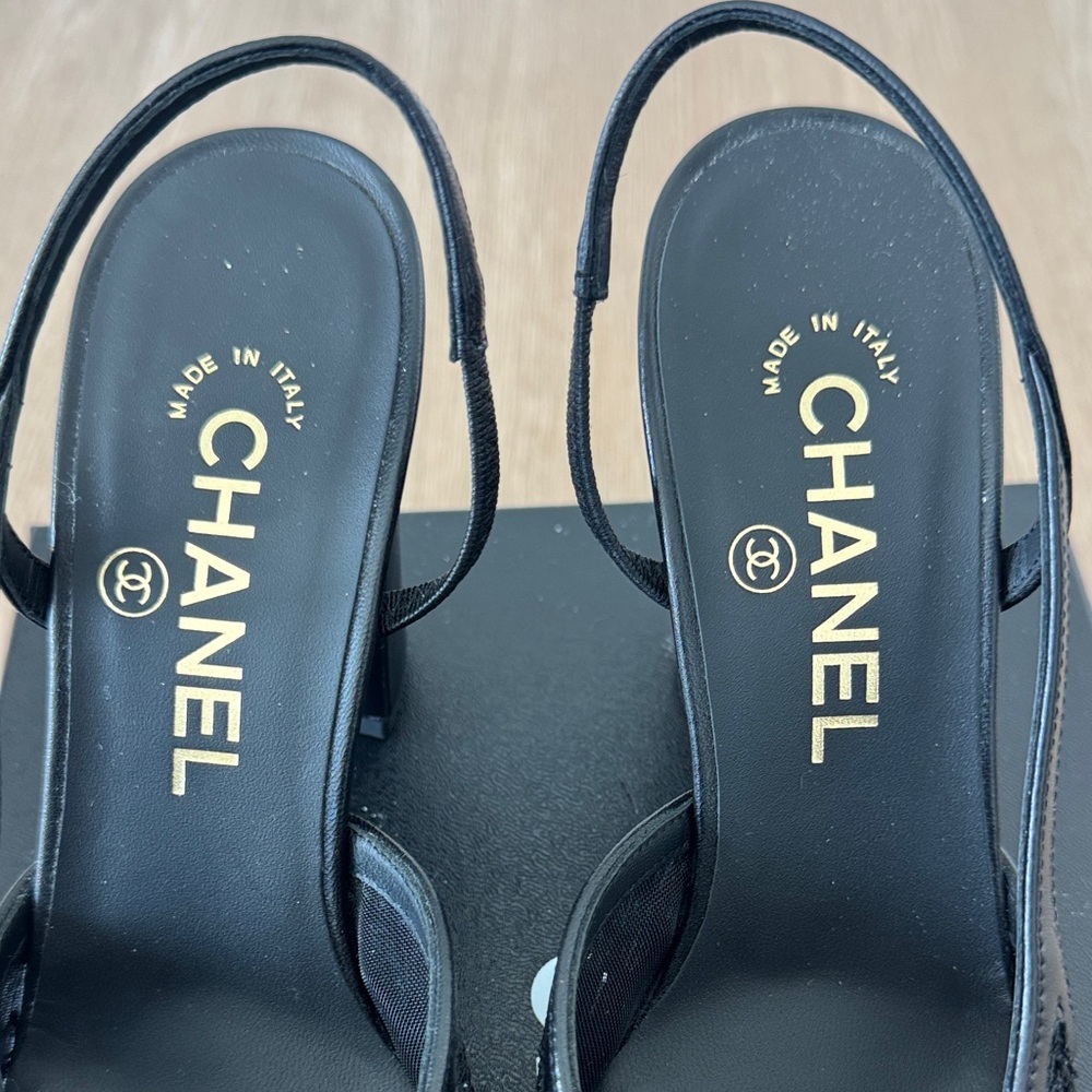Chanel 2025 Interlocking CC Logo Slingback - Picture 3 of 8
